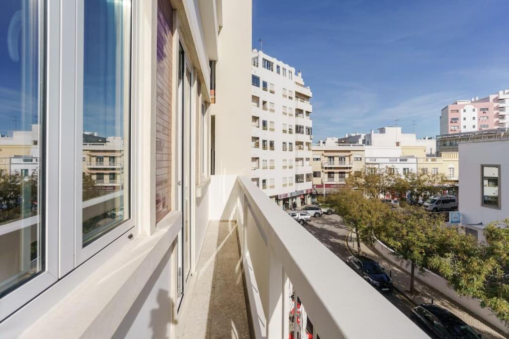 Modern & Bright - Faro Mercado Apt 22 Екстериор снимка
